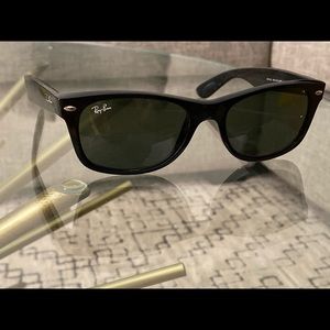 Ray-Ban New Wayfarer Classic Sunglasses